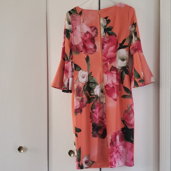 NWT Calvin Klein body con sleath floral bell dress - Picture 2 of 8
